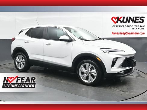 Used 2025 Buick Encore GX Preferred AWD/4WD image 1