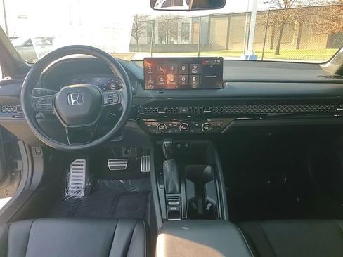 Used 2023 Honda Accord Sport image 12