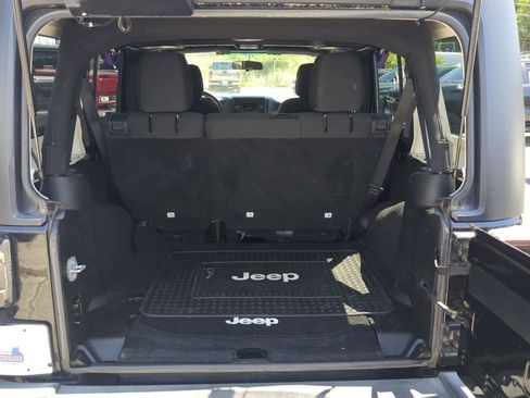 Used 2017 Jeep Wrangler Unlimited Sport w/ Connectivity Group AWD/4WD image 32
