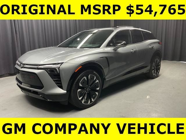 Used 2025 Chevrolet Blazer EV RS AWD/4WD image 2