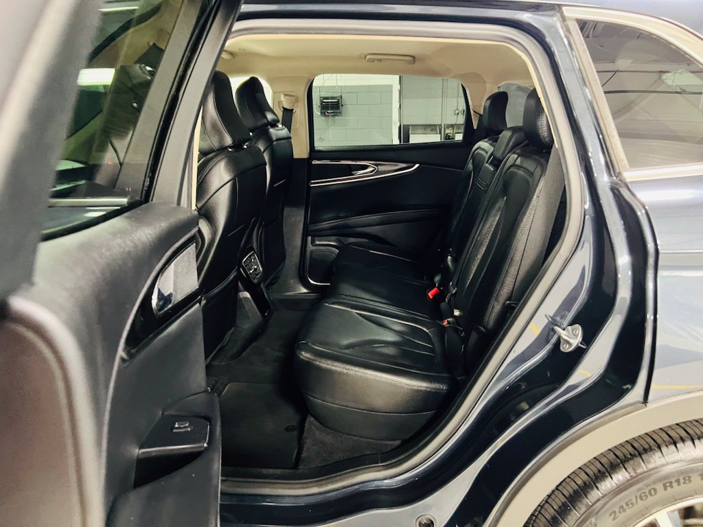 Used 2022 Lincoln Nautilus FWD image 25