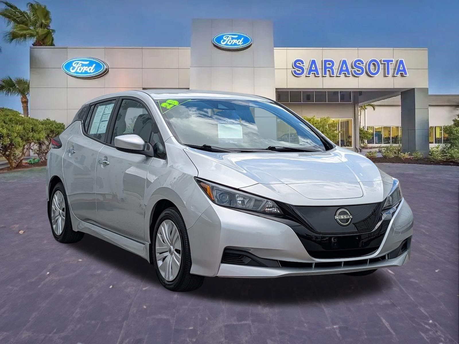 Used 2025 Nissan Leaf S w/ Protection Package FWD image 1