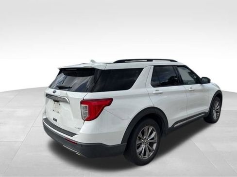 Used 2020 Ford Explorer XLT w/ Equipment Group 202A image 6