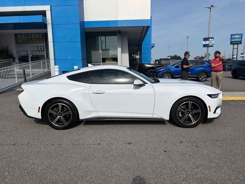 Used 2024 Ford Mustang Coupe RWD image 4