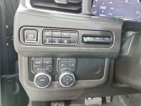 Used 2023 GMC Yukon Denali image 28