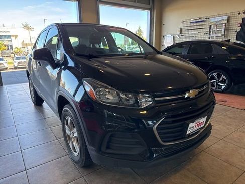 Used 2017 Chevrolet Trax LS AWD/4WD image 1