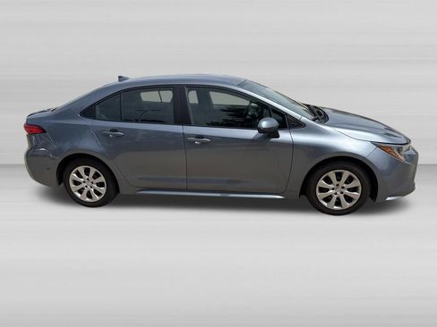 Used 2025 Toyota Corolla LE FWD image 3