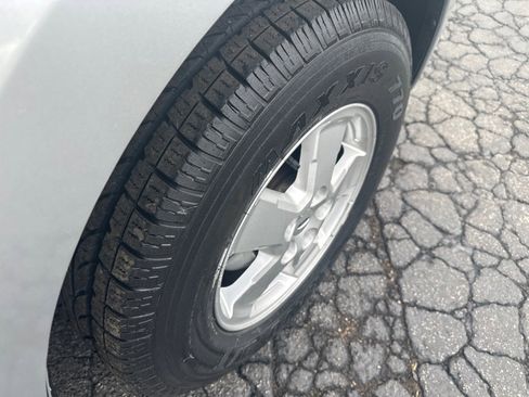 Used 2010 Ford Escape XLT image 7