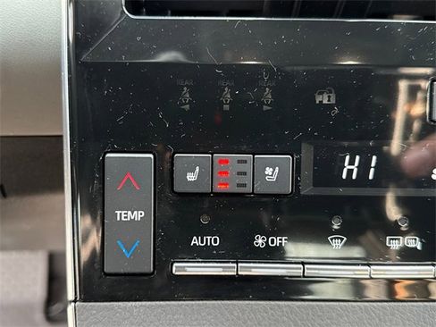 Used 2021 Toyota Avalon Limited w/ Advanced Safety Package image 18