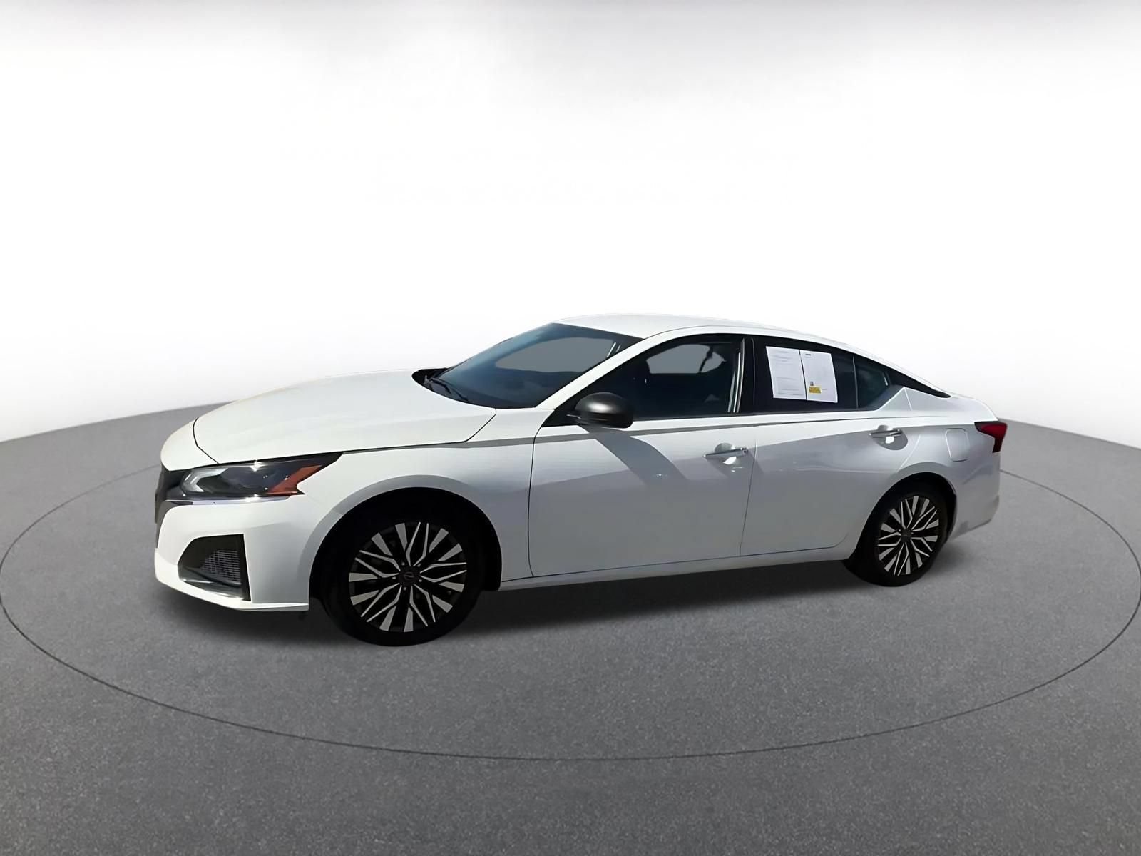 Used 2025 Nissan Altima 2.5 SV FWD image 7