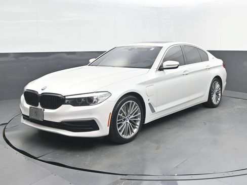 Used 2019 BMW 530e w/ Convenience Package RWD image 1
