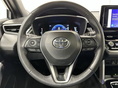 Used 2024 Toyota Corolla Cross XSE image 18
