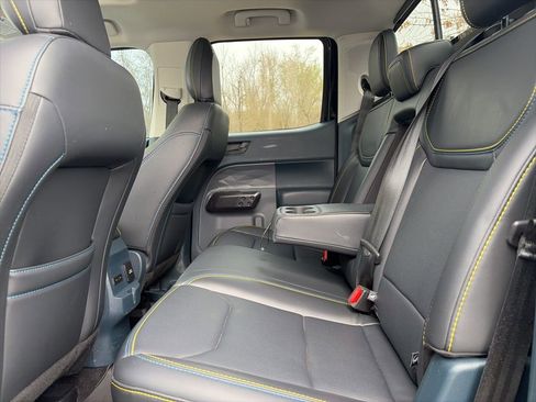 Used 2025 Ford Maverick Lobo AWD/4WD image 25