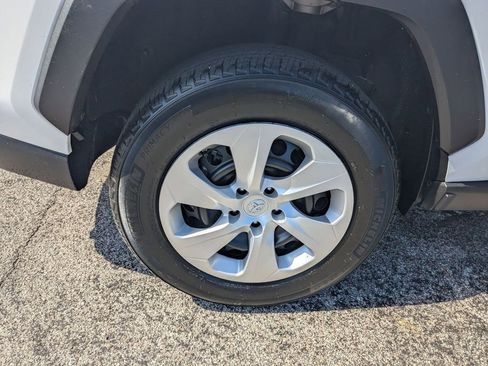 Used 2025 Toyota RAV4 LE image 33