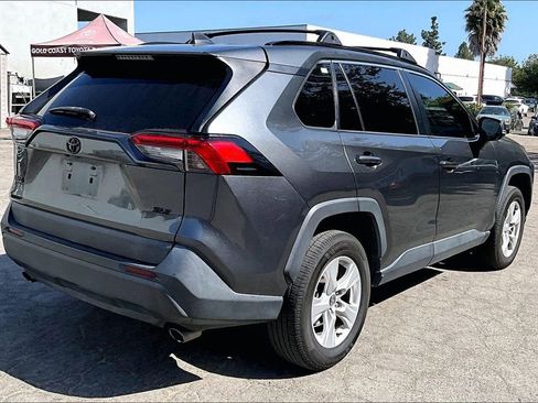 Used 2020 Toyota RAV4 XLE w/ Carpet Mat Package FWD image 4