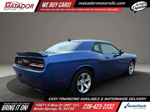 Used 2021 Dodge Challenger SXT RWD image 5
