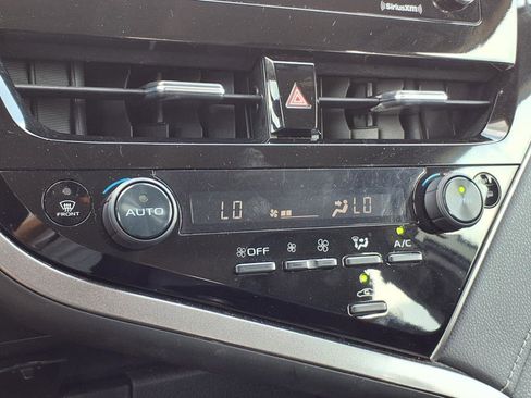 Used 2023 Toyota Camry SE image 11