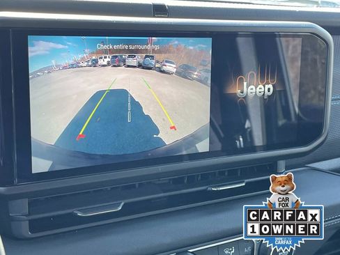 Used 2024 Jeep Wrangler Unlimited Rubicon 4xe image 31