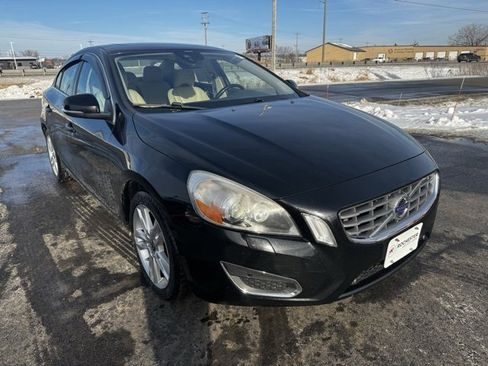 Used 2013 Volvo S60 T5 image 32