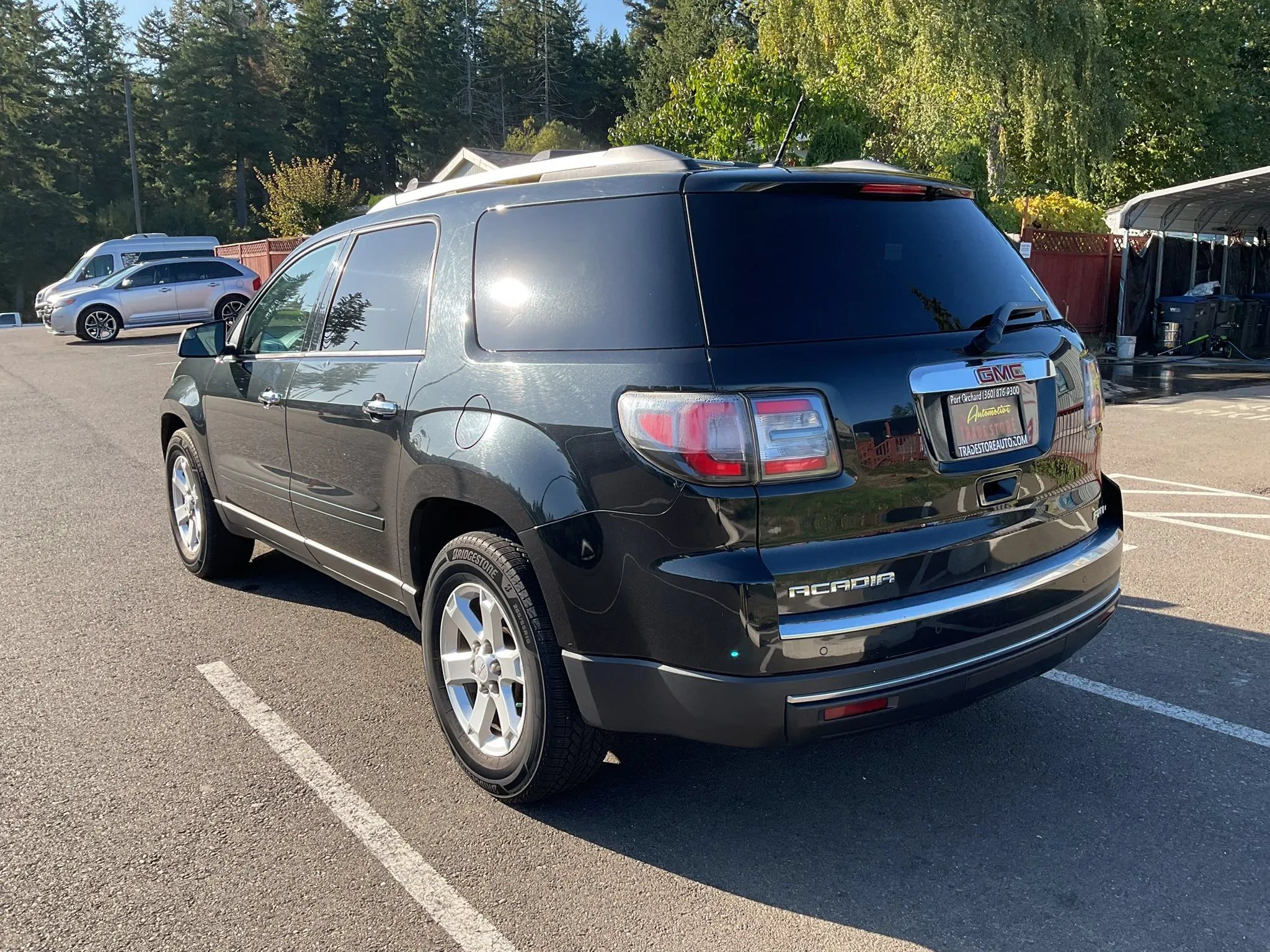 Used 2014 GMC Acadia SLE AWD/4WD image 2