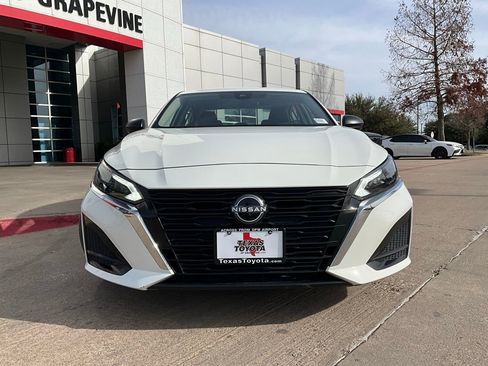 Used 2025 Nissan Altima 2.5 SV image 4