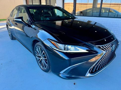 Used 2022 Lexus ES 350 w/ Premium Package image 2