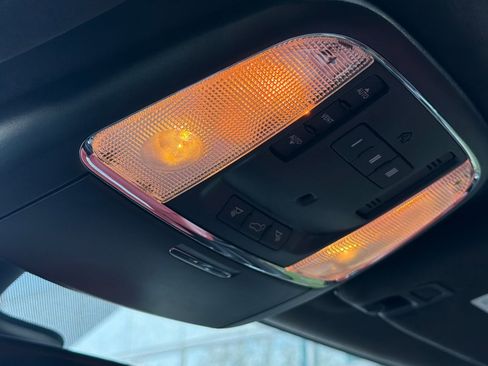 Used 2018 Dodge Durango SRT w/ SRT Interior Appearance Group image 25