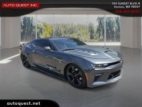 Used 2016 Chevrolet Camaro SS RWD image 3