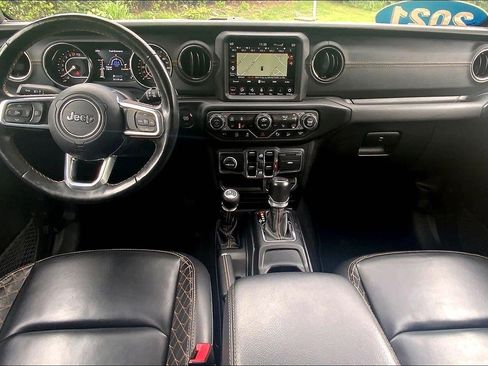 Used 2021 Jeep Wrangler Unlimited Sahara AWD/4WD image 16