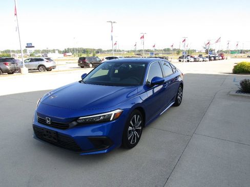 Used 2022 Honda Civic EX image 1