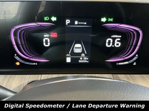 Used 2024 Kia Telluride EX w/ EX Captain's Chair Package image 8