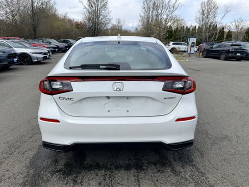 Used 2024 Honda Civic Sport image 3