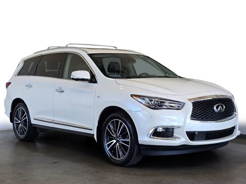 Used 2020 INFINITI QX60 Signature Edition w/ Cargo Package Essential FWD image 3