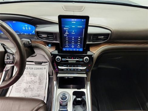 Used 2021 Ford Explorer King Ranch w/ Premium Technology Package image 26