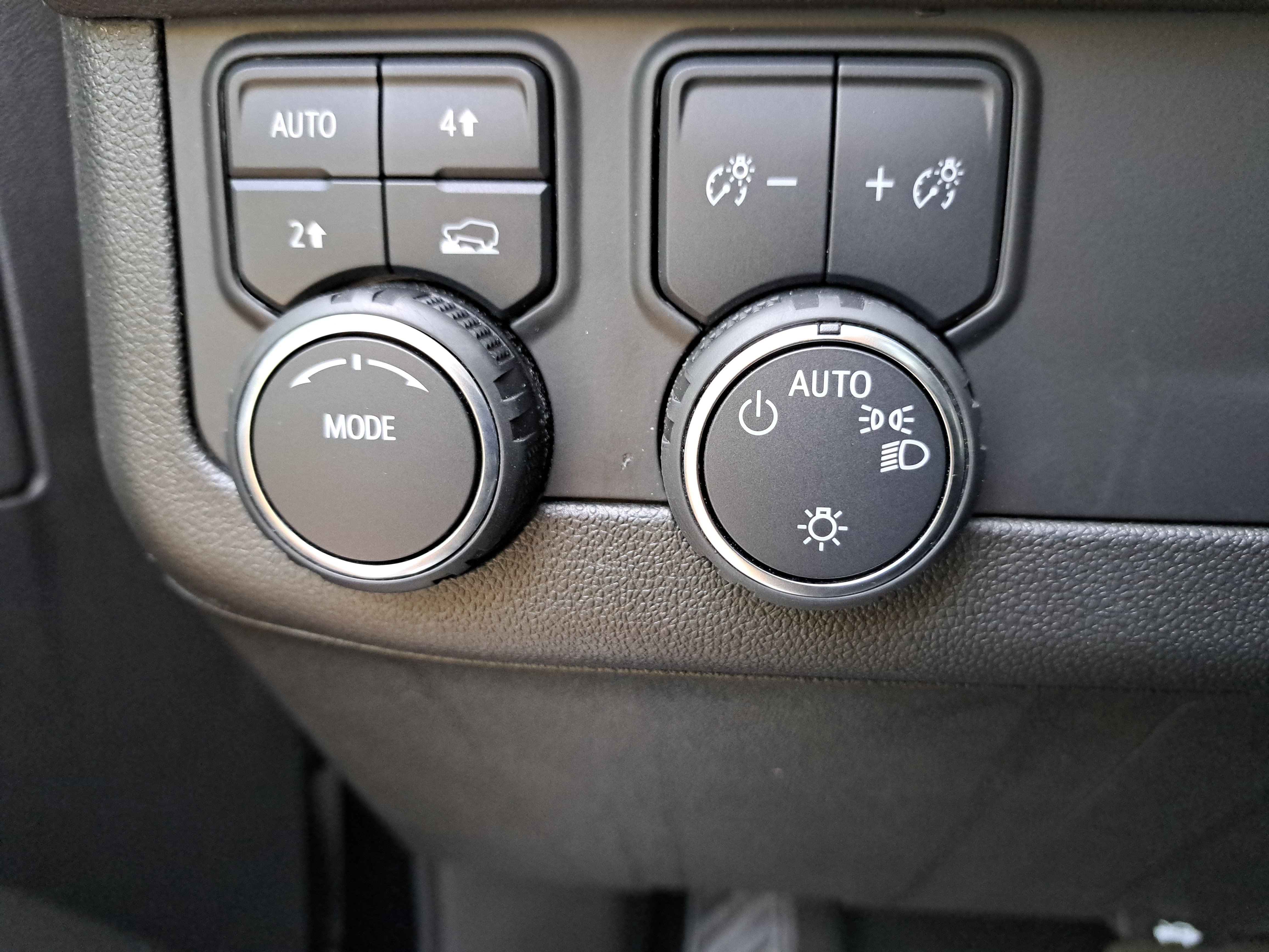 Used 2024 Chevrolet Tahoe RST w/ Luxury Package AWD/4WD image 28