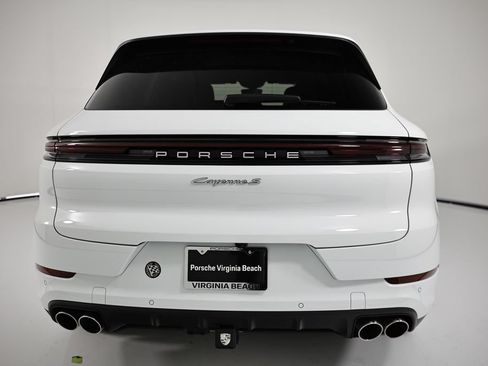 Certified 2025 Porsche Cayenne S AWD/4WD image 6