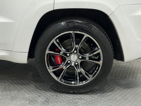 Used 2016 Jeep Grand Cherokee SRT image 35