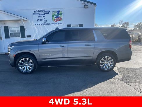 Used 2021 Chevrolet Suburban Premier w/ Premium Package image 2