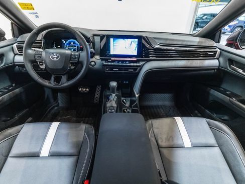 Certified 2026 Toyota Camry Hybrid FWD image 13