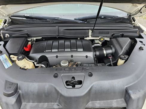 Used 2010 Buick Enclave CXL FWD image 3