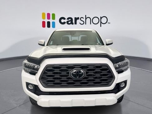 Used 2022 Toyota Tacoma TRD Sport w/ Technology Package AWD/4WD image 8