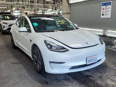 Used 2023 Tesla Model 3 Standard Range RWD image 1