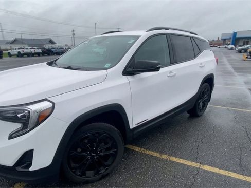 Certified 2021 GMC Terrain SLT w/ Elevation Edition image 2
