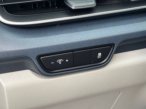 Certified 2025 Kia Carnival EX FWD image 24