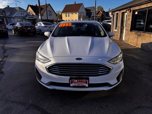 Used 2020 Ford Fusion SE FWD image 2