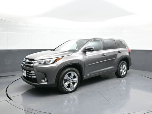 Used 2018 Toyota Highlander Limited w/ Protection Package #3 image 10