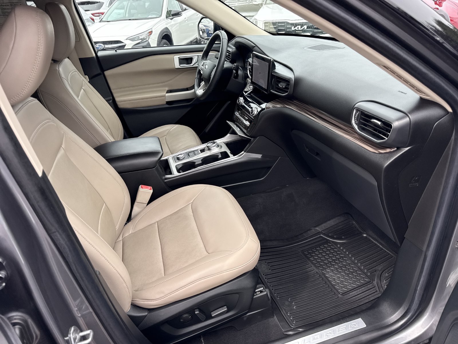 Used 2022 Ford Explorer Limited AWD/4WD image 37
