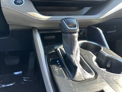 Certified 2024 Toyota Highlander XLE AWD/4WD image 31