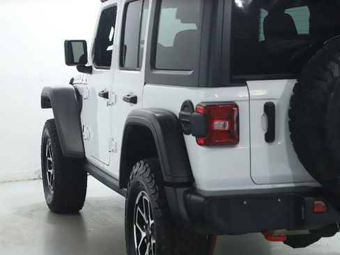 Used 2025 Jeep Wrangler Unlimited Rubicon AWD/4WD image 43