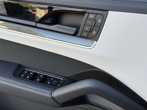 New 2026 Porsche Cayenne Turbo AWD/4WD image 30